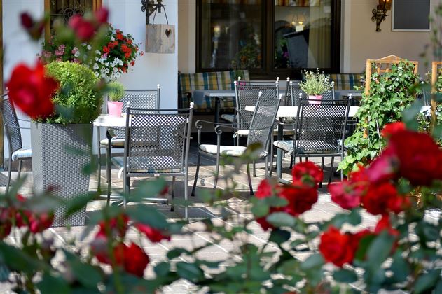 Gastgarten 1
