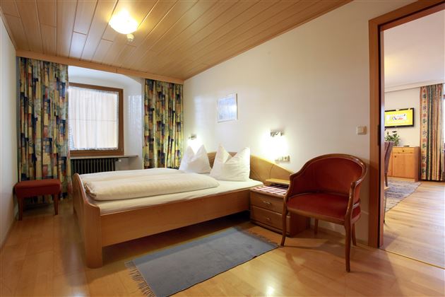 Gasthof-Kalswirt-Poell-Sepp-Hauptstrasse-22-Kirchb
