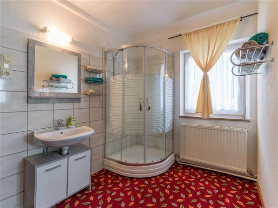 Gasthof_Oberlaender_Zimmer 2_Bad