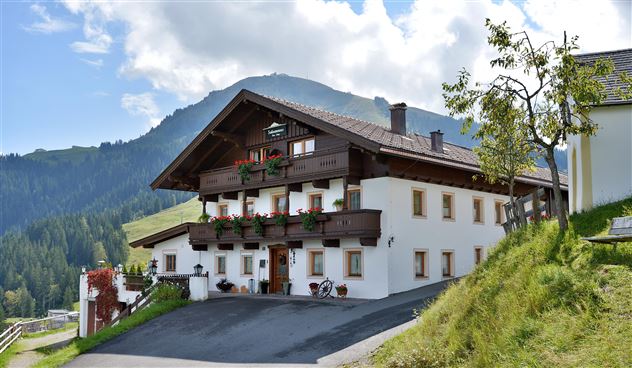 Gasthof-Salvenmoos-Soell-Salvenberg-13-Familie-Mai