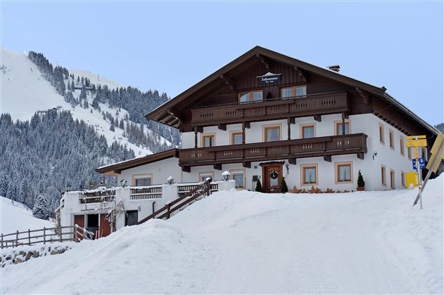 Gasthof-Salvenmoos-Soell-Salvenberg-13-Familie-Mai