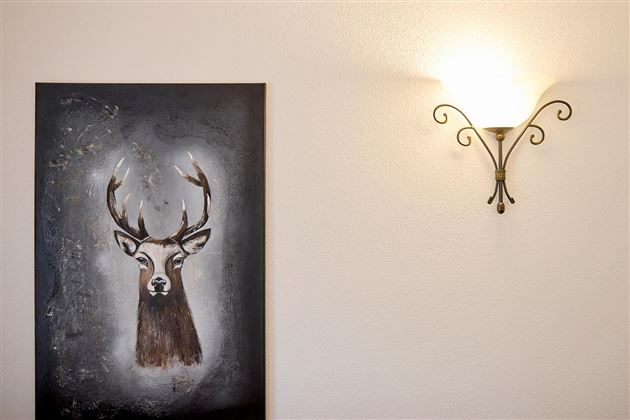 Handgemalte Bilder in der Suite