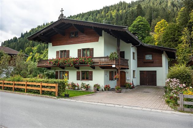 Haus aussen Sommer