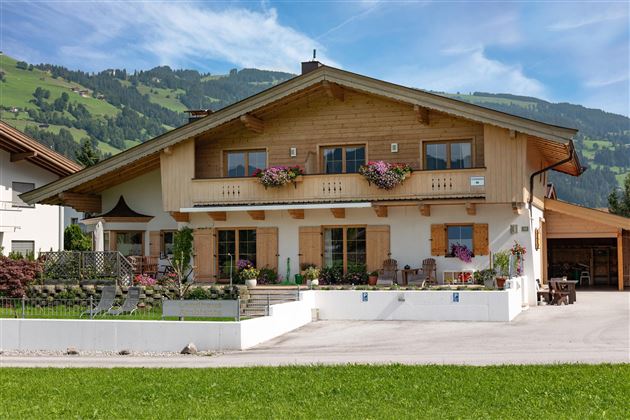 Haus aussen Sommer1