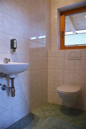 Haus-Carina-separate-Toilette