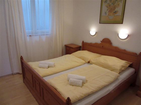 Haus-Carina-small-Schlafzimmer-Doppelbett