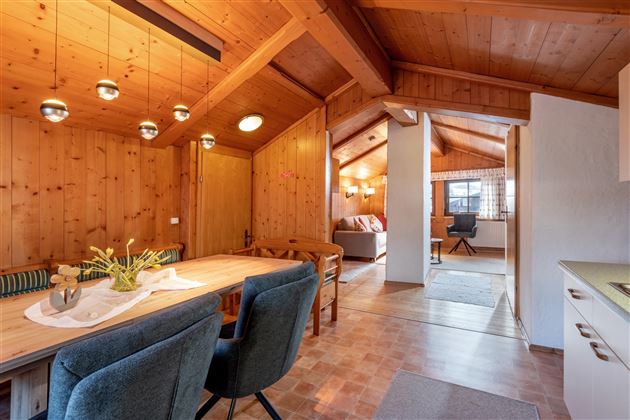 Haus_Christina_Dorf_21_Soell_02_2025_Kueche_Wohnra