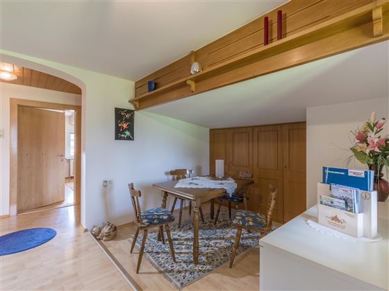 Haus_Gratt_Itter_08_2021_Appartement_Vorraum_Wohnz