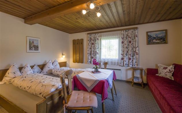 Haus-Jaworek-Wörgl-Doppelzimmer-Dreibettzimmer