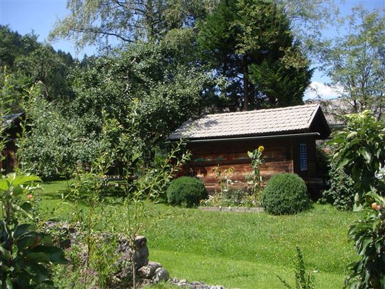 Haus-Jaworek-Wörgl-Garten-Bienenhaus