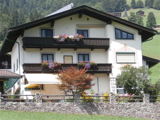 Haus Kainzner im Sommer
