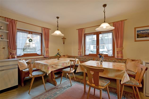Haus-Lindner-Kirchberg-Erdgeschoss-Kueche1