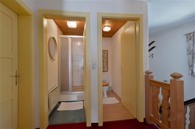 Haus-Lindner-Kirchberg-Sanitaer-1-Stock