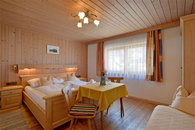 Haus-Lindner-Kirchberg-Schlafzimmer1-Erdgeschoss