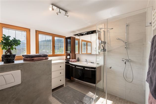 Haus_Lintner_Niederachen_20_Scheffau_Badezimmer