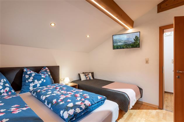Haus_Lintner_Niederachen_20_Scheffau_Schlafzimmer_