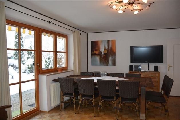 Haus-Monika-wohnbereich-essecke