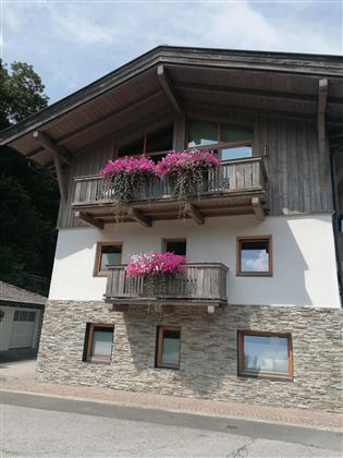 Haus Riedmann Hausansicht Sommer