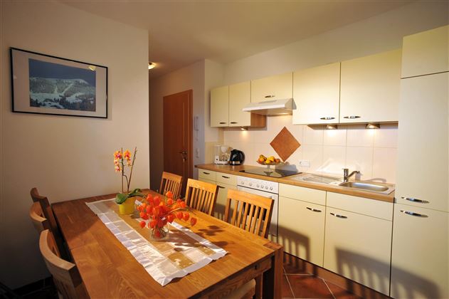 Haus-Roland-Prem-Annamarie-Lindrainweg-Küche