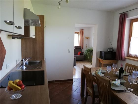 Haus-Roland-Prem-Annamarie-Lindrainweg-KücheI
