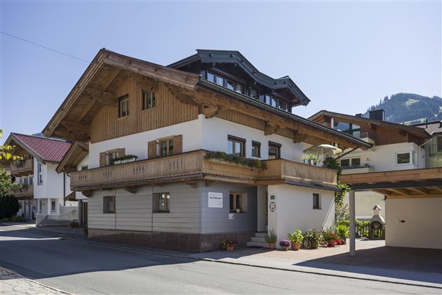 Haus_Tiefenbacher_Dorfstrasse_64_Brixen_Haus_ausse
