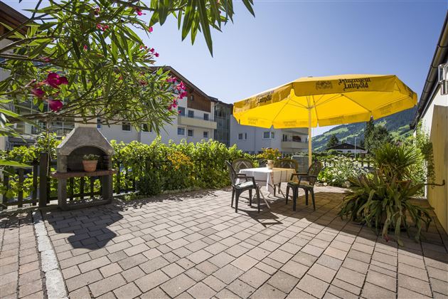 Haus_Tiefenbacher_Dorfstrasse_64_Brixen_Terrasse