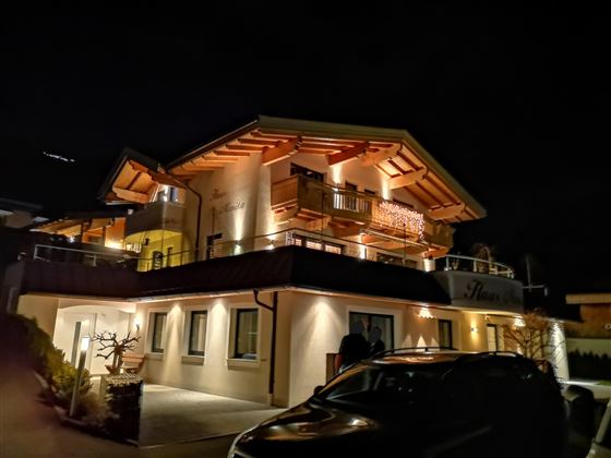 Hausansicht Nacht