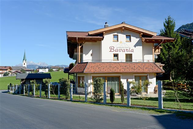Hotel Garni BAVARIA Sommer Westseite