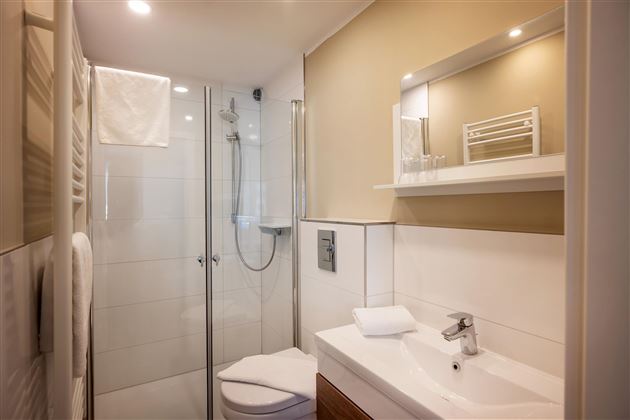 Hotel_Gasthof_Baumgarten_Baumgarten_22_Zimmer9_Bad