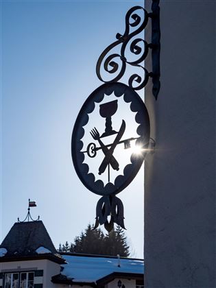 Hotel_Gasthof_Unterm_Rain_Kitzbuehelstrasse_8_Kirc