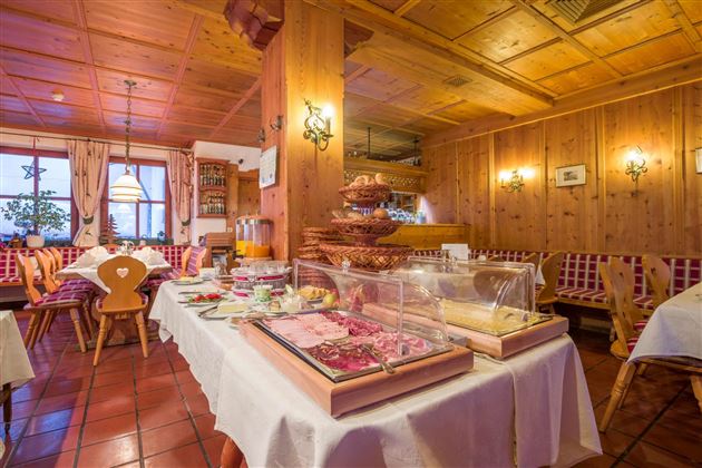 Hotel-Kirchenwirt-Kirchberg-Neugasse-14-Fruehstuec