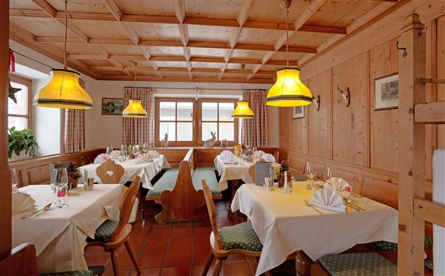 Hotel-Kirchenwirt-Kirchberg-Neugasse-14-Stube1