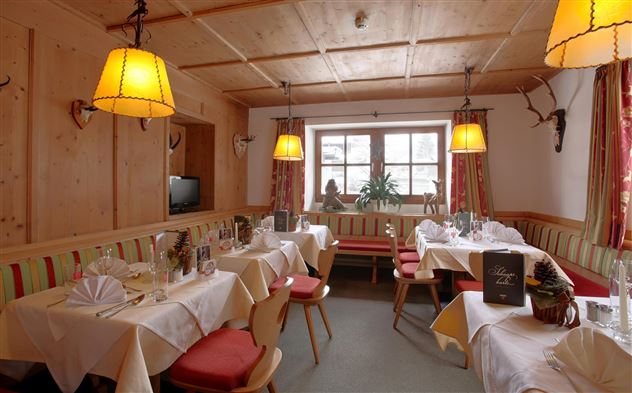 Hotel-Kirchenwirt-Kirchberg-Neugasse-14-Stube3