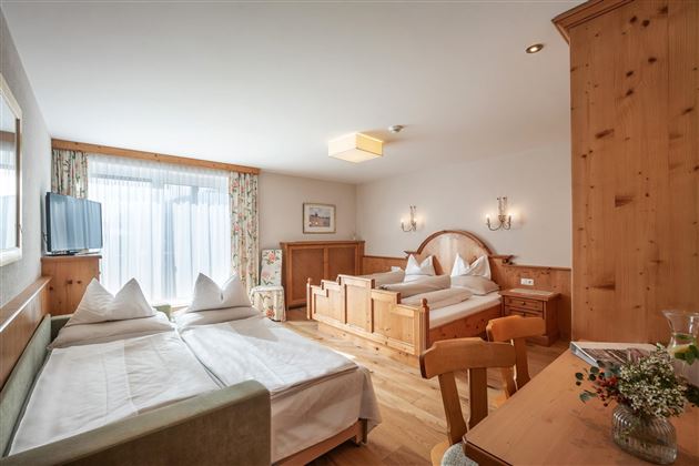 Hotel_Tirolerhof_Bahnhofstrasse_26_Hopfgarten_09_2
