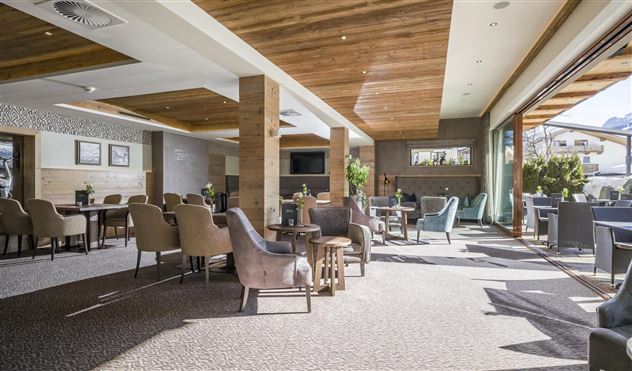 Hotel_Zentral_Kirchberg_02_2019_Lobby (Copy)