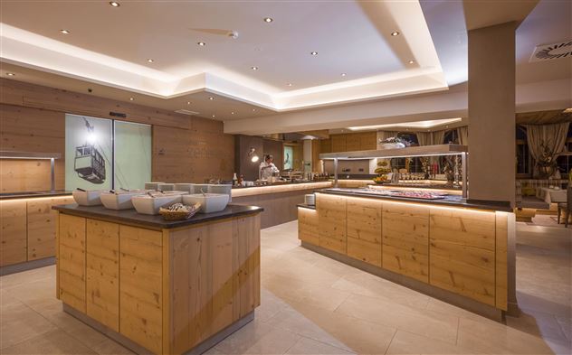 Hotel_Zentral_Kirchberg_Fruehstuecksbuffet_2 (Copy