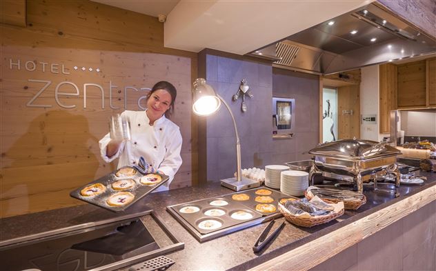 Hotel_Zentral_Kirchberg_Fruehstuecksbuffet_5 (Copy