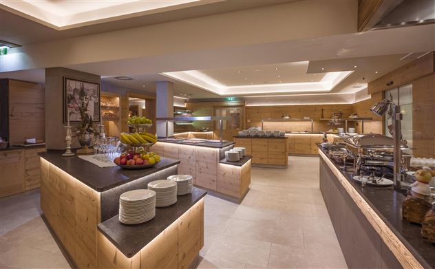 Hotel_Zentral_Kirchberg_Fruehstuecksbuffet (Copy)