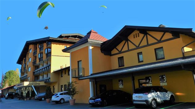 Hotelfront Sommer