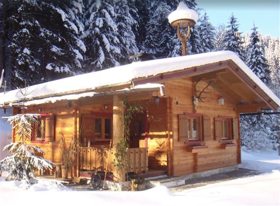 Hütte Waldzeit, Hausansicht Winter