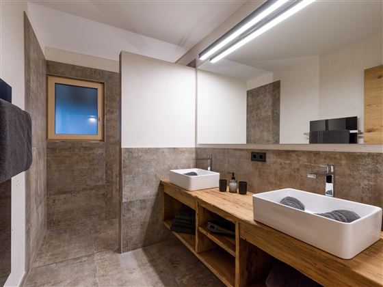 Itter_Chalet_Schneidermascht_Badezimmer