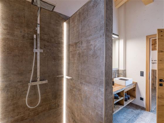 Itter_Chalet_Schneidermascht_Badezimmer