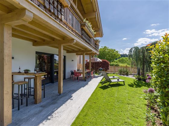 Itter_Ferienhaus_Schneidermascht_Garten_Terrasse1