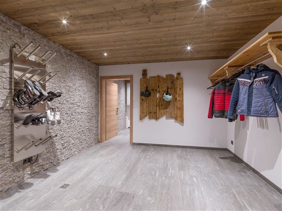 Itter_Ferienhaus_Schneidermascht_Ski-Trockenraum