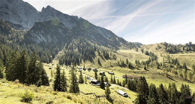 Kaisergebirge_Brentenjoch mit Almen