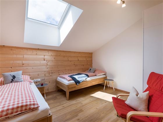Kinderzimmer - Doppelbett möglich
