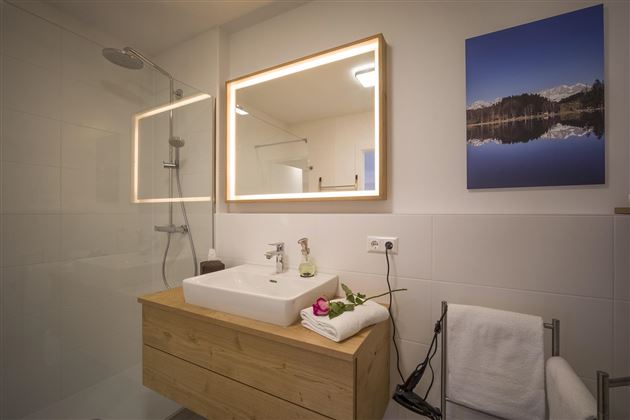 NV_Appartements_Wohnung_Goasblick_Kirchberg_Badezi