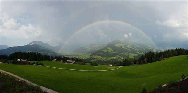 Panorama mit Regenbogen