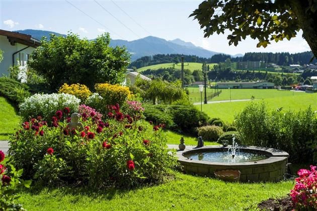 Garden with view to the Kurzentrum
