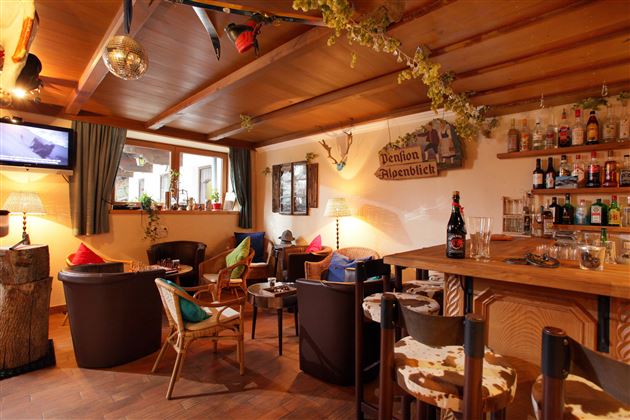 Pension-Alpenblick-Bullinga-Emma-Reithergasse-Kirc